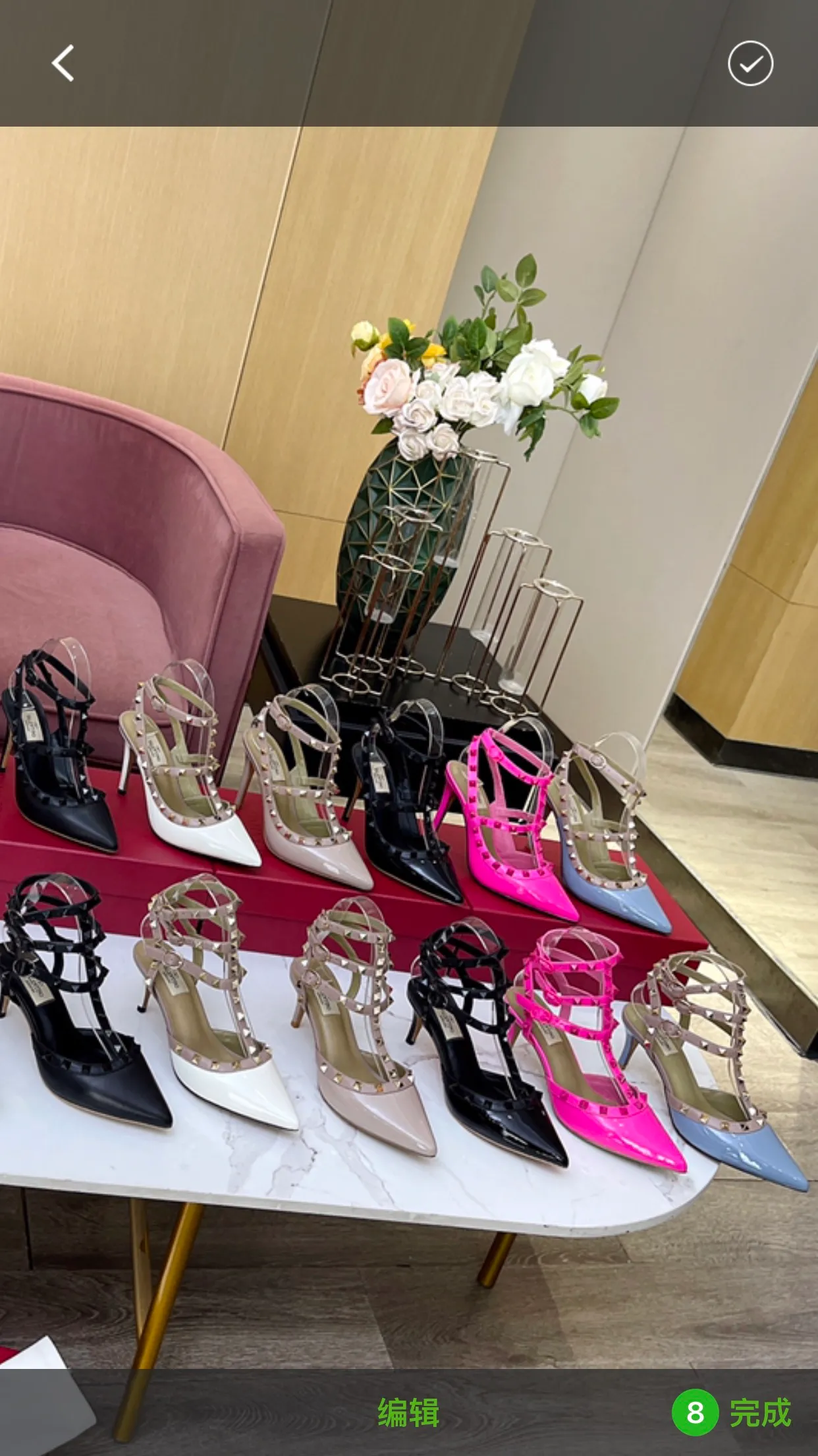 👟👟Ex-factory price 520👟👟 Top version 𝑉𝐴𝐿𝐸𝑁𝑇𝐼𝑁𝑂 Valentino new spring and summer (new color) women's back empty (new generation cow patent leather) sandals. The unique [unique V family rivet design] brings out a full sense of high-end, and the new season will live up to expectations! Worth buying★Absolutely high-grade❥Original method, Absolutely sensual❥Elegant style, creating a different feeling, simple and elegant style!  Code number: 35-41 (34-42 customized, non-returnable) Lining: inner sheepskin Heel height: 9.5cm (two-ring strap) 6.5cm (three-ring strap)